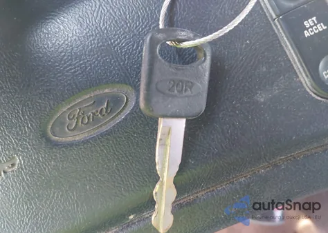 1995 Ford F350 z USA, uszkodzony, nr VIN 1FTJW35F1SEA71098